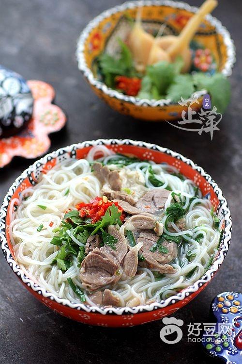 做剁椒羊排教程，羊排怎么烹饪（新征程之22：羊肉剁椒米线）