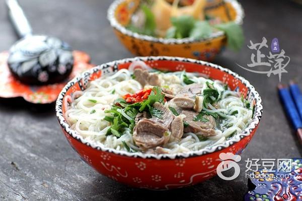 做剁椒羊排教程，羊排怎么烹饪（新征程之22：羊肉剁椒米线）