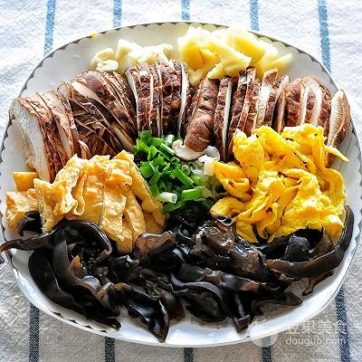 宜兴竹海风景区风景美食介绍，宜兴竹海风景区风景美食介绍作文（宜兴头菜<全家福>）