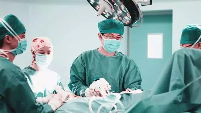 手腕扭伤怎么办，手腕一用力或旋转就疼（手腕扭伤后如何处理）