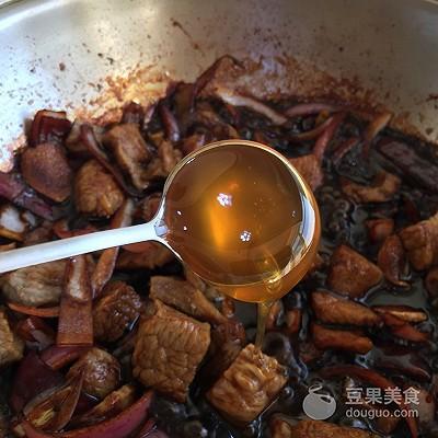 怎么烧红烧牛肉，红烧牛肉怎么做又软又香（红烧牛肉的做法）