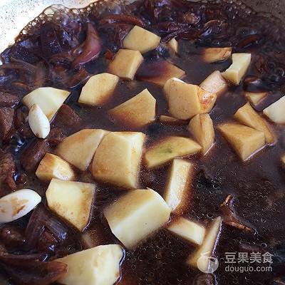 怎么烧红烧牛肉，红烧牛肉怎么做又软又香（红烧牛肉的做法）