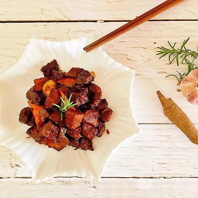 怎么烧红烧牛肉，红烧牛肉怎么做又软又香（红烧牛肉的做法）