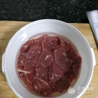 牛肉丸的做法和配料及配方，牛肉丸子的制作方法和配料（自制牛肉丸）