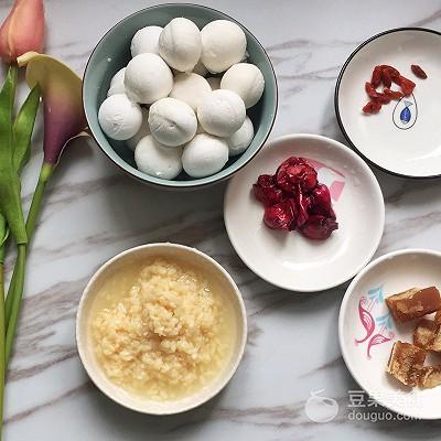 米酒汤圆的家常做法，温暖的醪糟汤圆～三种口味