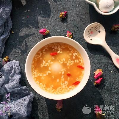 米酒汤圆的家常做法，温暖的醪糟汤圆～三种口味