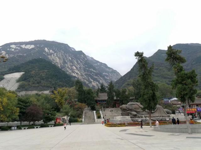 华山简单介绍，华山的资料（五岳之一，西岳华山）