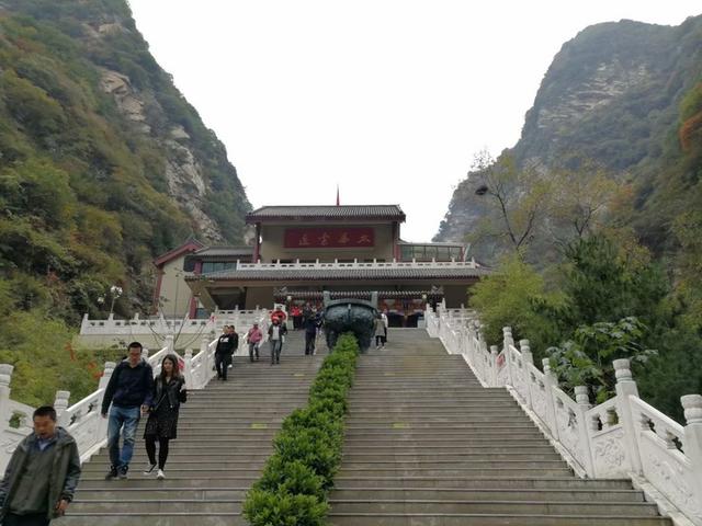 华山简单介绍，华山的资料（五岳之一，西岳华山）