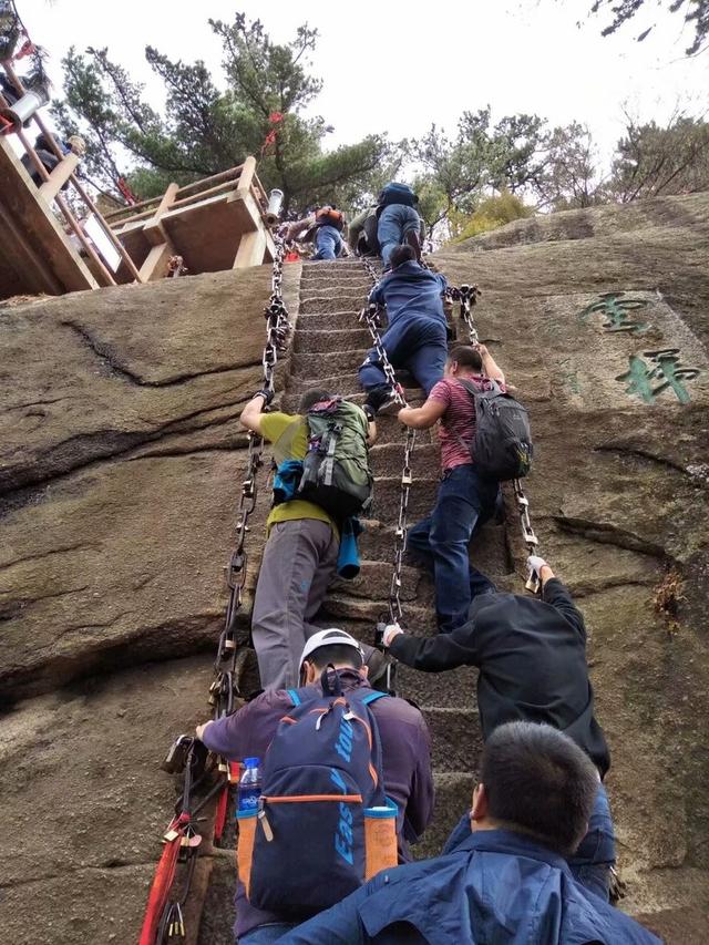 华山简单介绍，华山的资料（五岳之一，西岳华山）