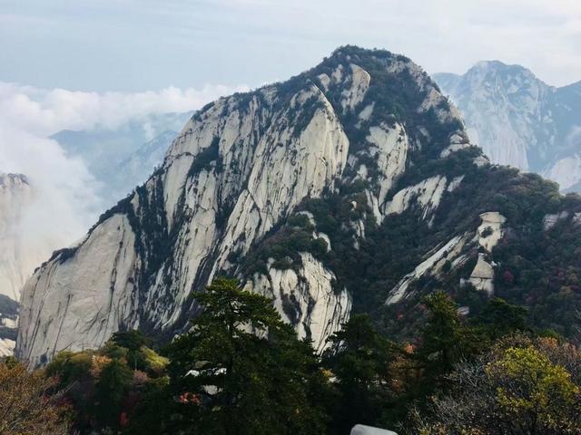 华山简单介绍，华山的资料（五岳之一，西岳华山）