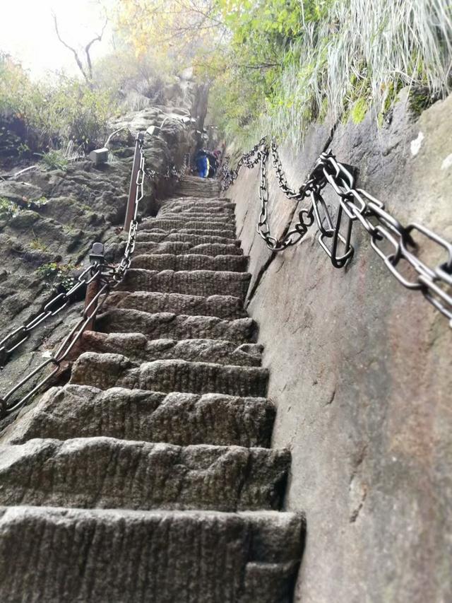 华山简单介绍，华山的资料（五岳之一，西岳华山）