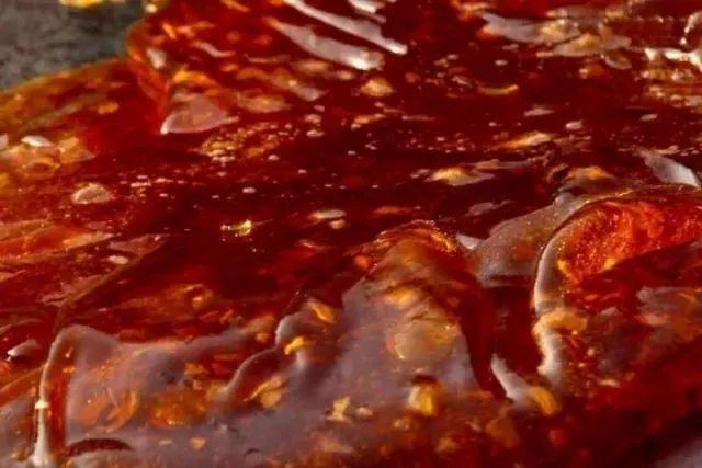 梨膏糖的功效与作用，百草梨膏糖的功效（七代传承流传下来的古法梨膏糖）