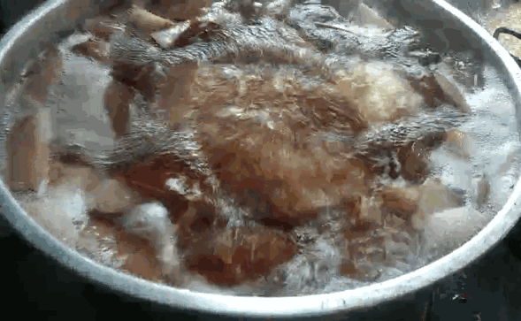 梨膏糖的功效与作用，百草梨膏糖的功效（七代传承流传下来的古法梨膏糖）