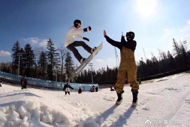 滑雪技巧初学者，初学滑雪必备的基本知识（初学者滑雪应该知道的N件事）