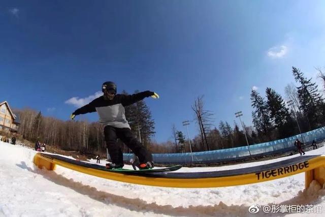 滑雪技巧初学者，初学滑雪必备的基本知识（初学者滑雪应该知道的N件事）
