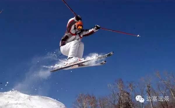 滑雪技巧初学者，初学滑雪必备的基本知识（初学者滑雪应该知道的N件事）