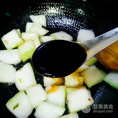 红烧冬瓜的家常做法，冬瓜怎么炒好吃简单（家常红烧冬瓜的做法）