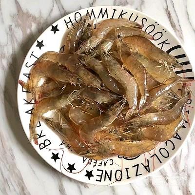 基围虾怎么做好吃，基围虾的做法大全家常（蒜香油焖基围虾的做法）