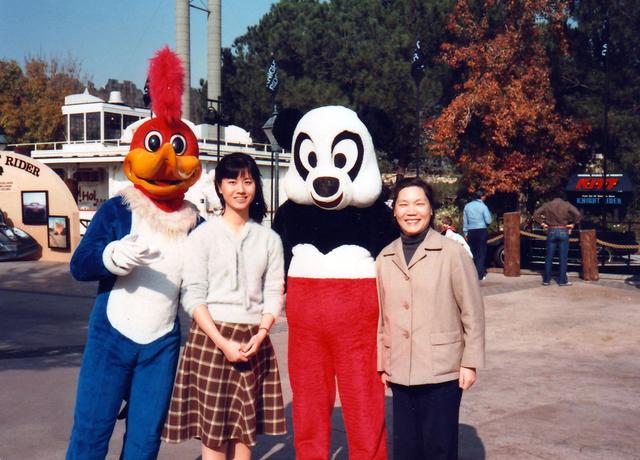 梦见戴帽子照镜子，梦见戴帽子照相（专访王安忆：当年企图摆脱母亲）