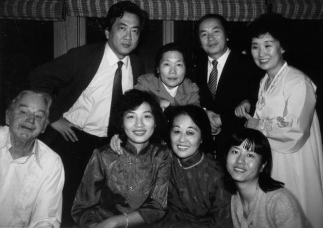 梦见戴帽子照镜子，梦见戴帽子照相（专访王安忆：当年企图摆脱母亲）