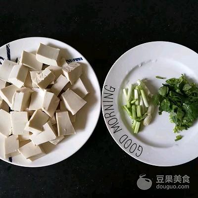 河蚌豆腐汤的做法，河蚌烧汤做法（河蚌烧汤做法大全）