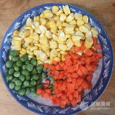 甜玉米粒的家常做法，松仁玉米的做法