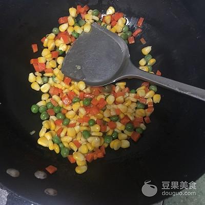 甜玉米粒的家常做法，松仁玉米的做法