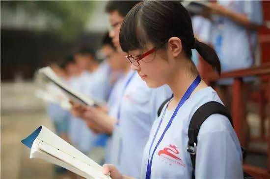 mua什么意思，女生发mua什么意思（到了这些地方对女性该这么叫）