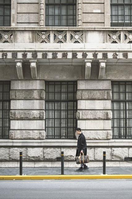 上海外滩旅游攻略，上海外滩旅游攻略5日游路线（如何在外滩拍出欧式时尚复古大片）