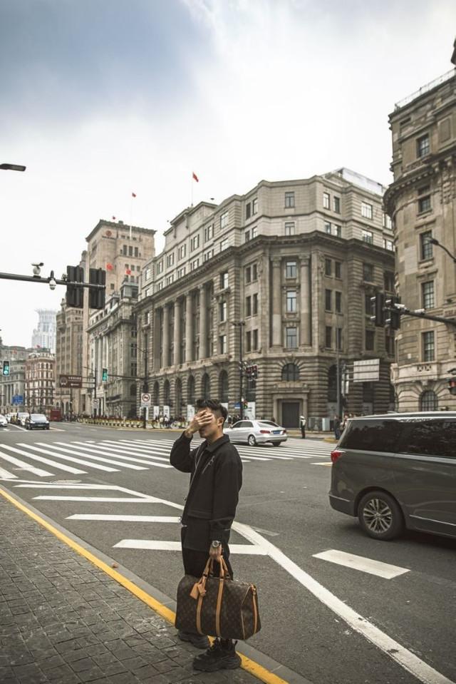 上海外滩旅游攻略，上海外滩旅游攻略5日游路线（如何在外滩拍出欧式时尚复古大片）