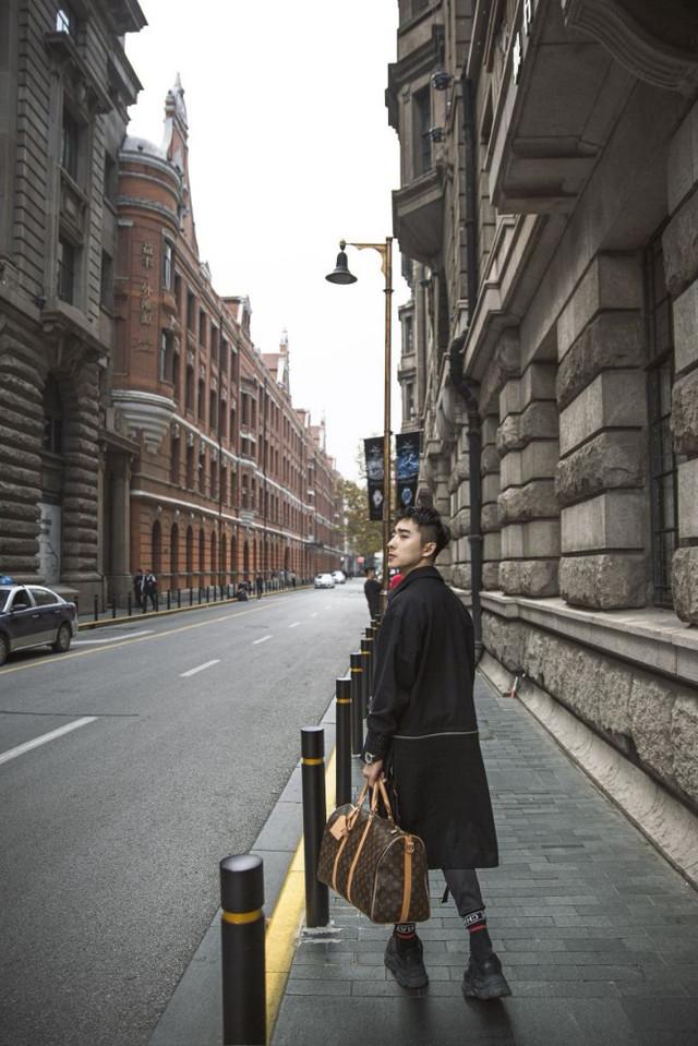 上海外滩旅游攻略，上海外滩旅游攻略5日游路线（如何在外滩拍出欧式时尚复古大片）