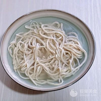 扬州干丝怎么吃，扬州干丝哪家最好吃（《风味人间》美食复刻大挑战）