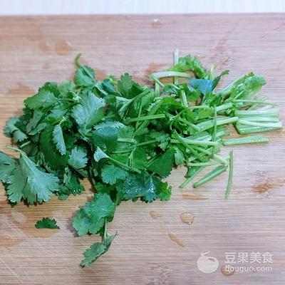 扬州干丝怎么吃，扬州干丝哪家最好吃（《风味人间》美食复刻大挑战）