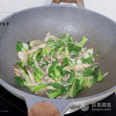 平菇怎么炒好吃，青菜炒平菇的做法