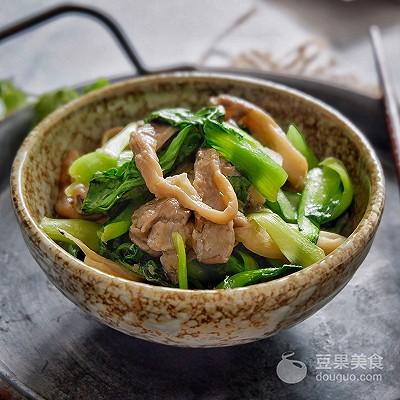 平菇怎么炒好吃，青菜炒平菇的做法