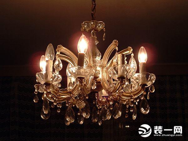 客厅灯具哪个品牌好，哪个灯具灯饰牌子好（2018客厅灯具品牌分享）