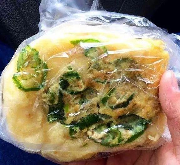 微波炉加热可以用塑料袋吗，微波炉可以用塑料袋加热吗（这几类熟食千万别用塑料袋装了）