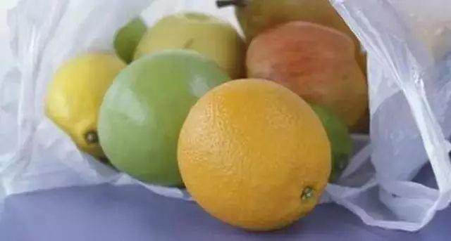 微波炉加热可以用塑料袋吗，微波炉可以用塑料袋加热吗（这几类熟食千万别用塑料袋装了）