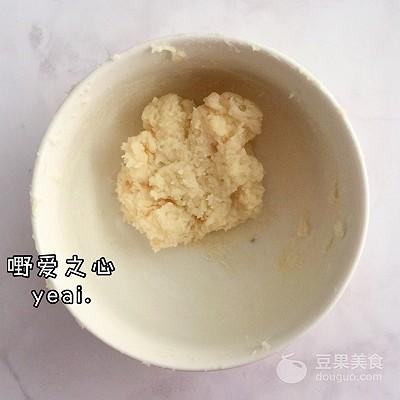 骨肉相连的做法，炸骨肉相连的做法（骨肉相连蜂蜜小餐包）