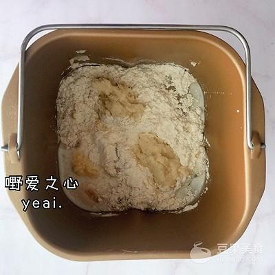 骨肉相连的做法，炸骨肉相连的做法（骨肉相连蜂蜜小餐包）