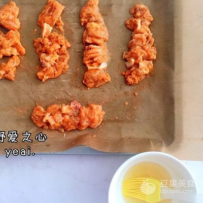 骨肉相连的做法，炸骨肉相连的做法（骨肉相连蜂蜜小餐包）