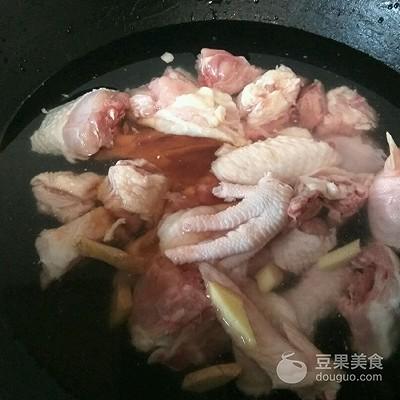 小鸡炖蘑菇简介，小鸡炖蘑菇的做法