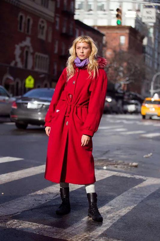 什么颜色加什么颜色等于肉色，油漆24种颜色调配大全（冷暖皮应该穿什么色）