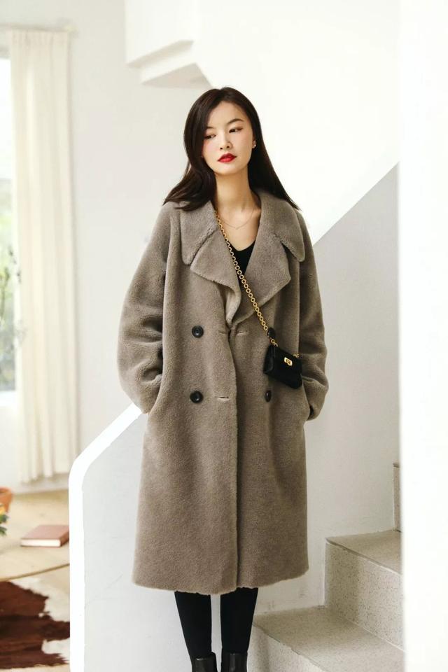 什么颜色加什么颜色等于肉色，油漆24种颜色调配大全（冷暖皮应该穿什么色）