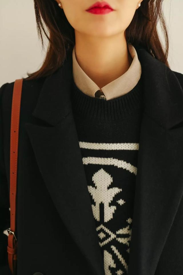 什么颜色加什么颜色等于肉色，油漆24种颜色调配大全（冷暖皮应该穿什么色）