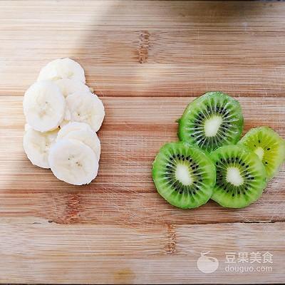 牛奶燕麦片的做法，牛奶麦片怎么做的啊（10分钟早餐大挑战）