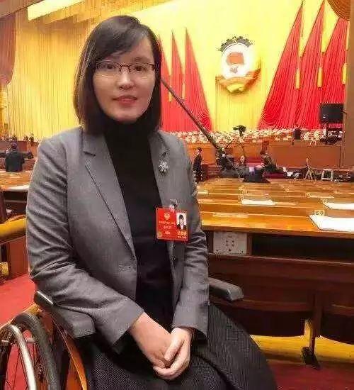 最美教师张丽莉图片，女教师张丽莉个人简历（“最美教师”张丽莉写给孩子的信）