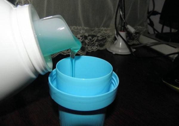 洗衣粉和洗衣液哪个好，洗衣粉和洗衣液哪个洗的干净些（“洗衣粉”和“洗衣液”究竟哪个更好）