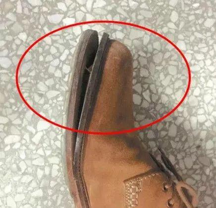 鞋子脱胶了怎么办，鞋子脱胶了怎么办?教你自制万能鞋胶（普通胶水粘不牢）