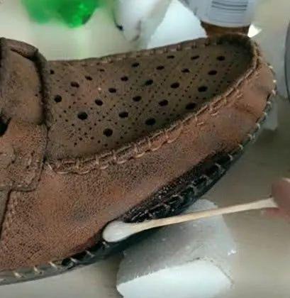 鞋子脱胶了怎么办，鞋子脱胶了怎么办?教你自制万能鞋胶（普通胶水粘不牢）